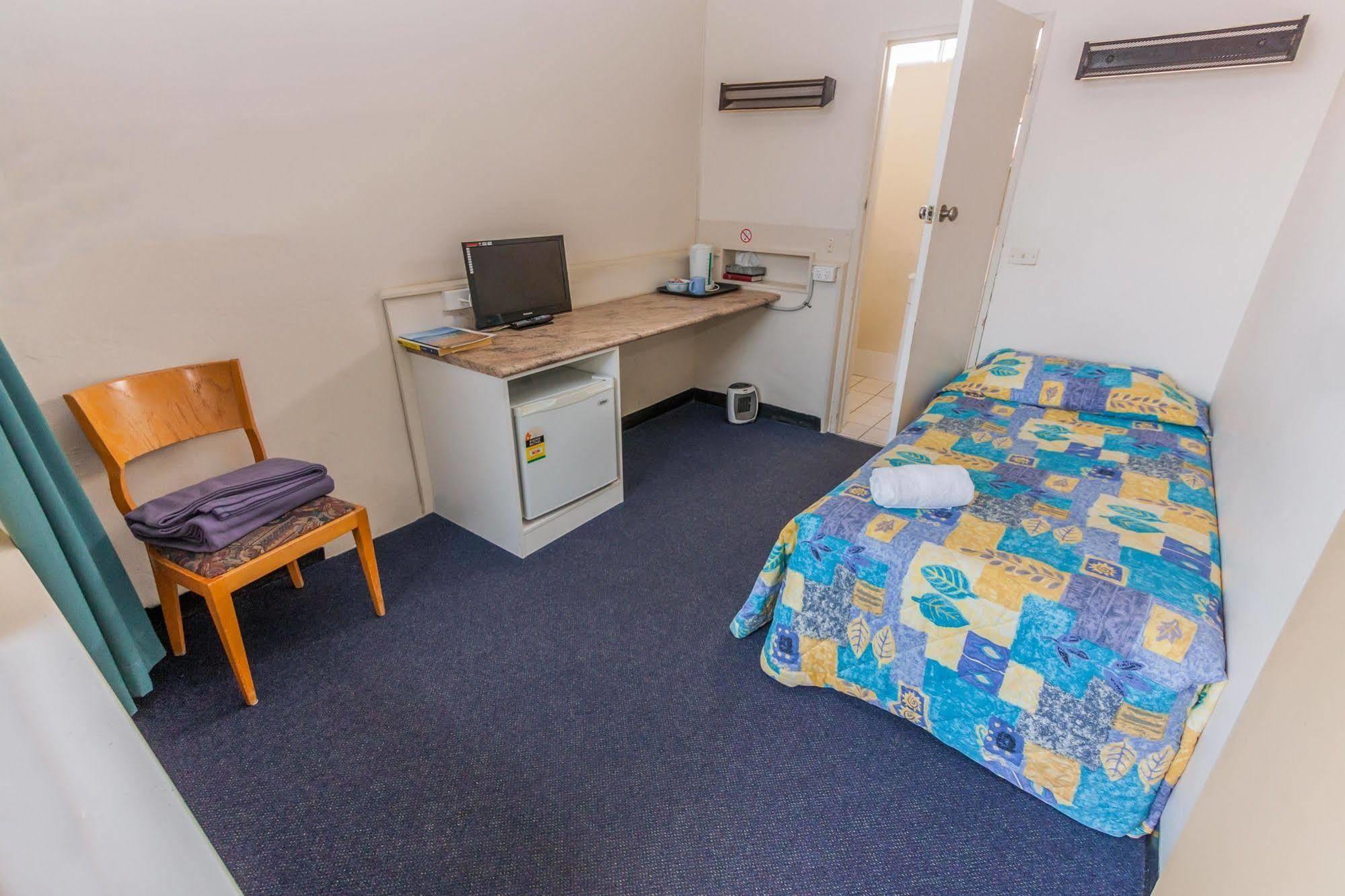 Moruya Waterfront Hotel Motel Exterior photo