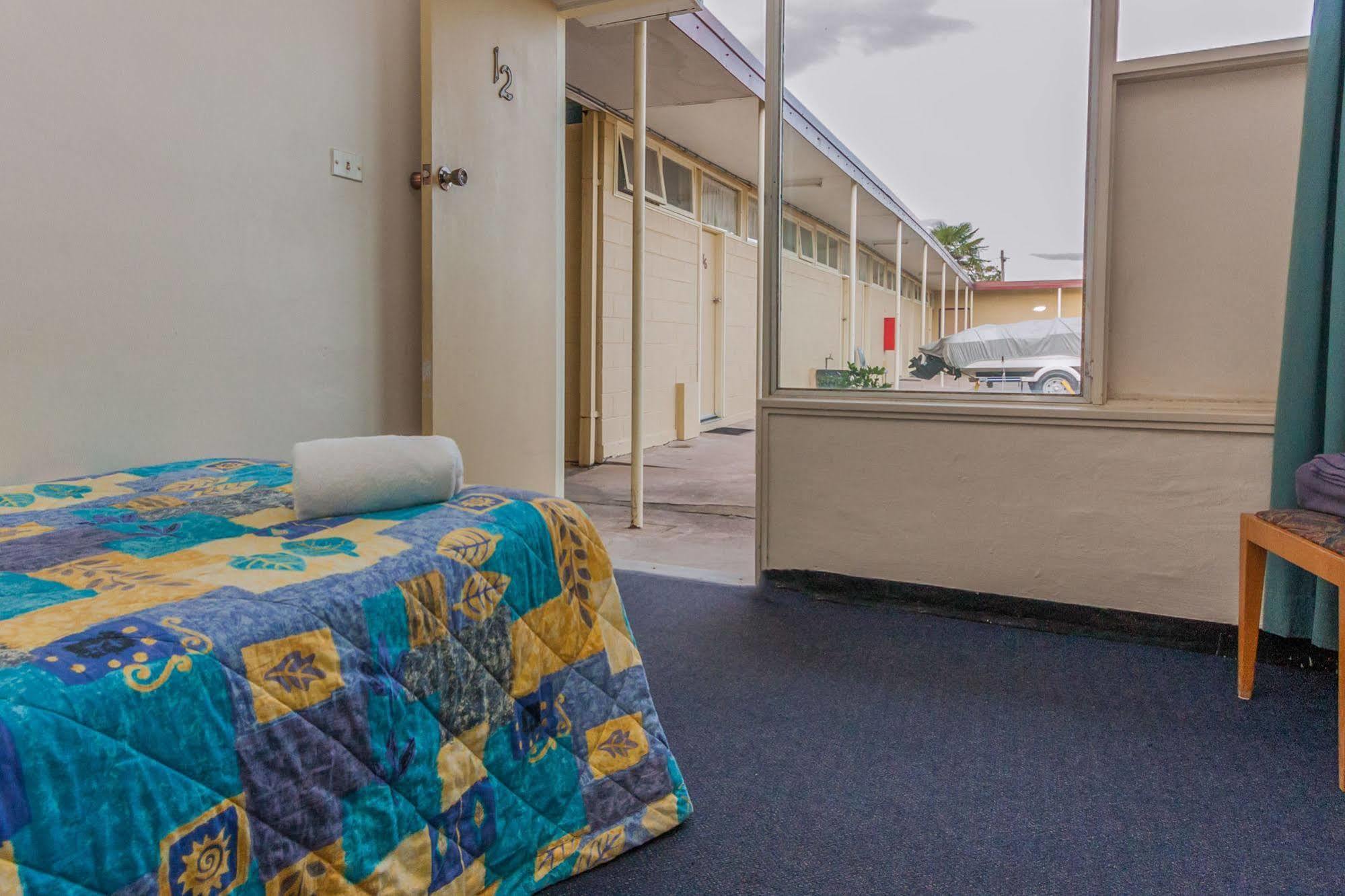 Moruya Waterfront Hotel Motel Exterior photo